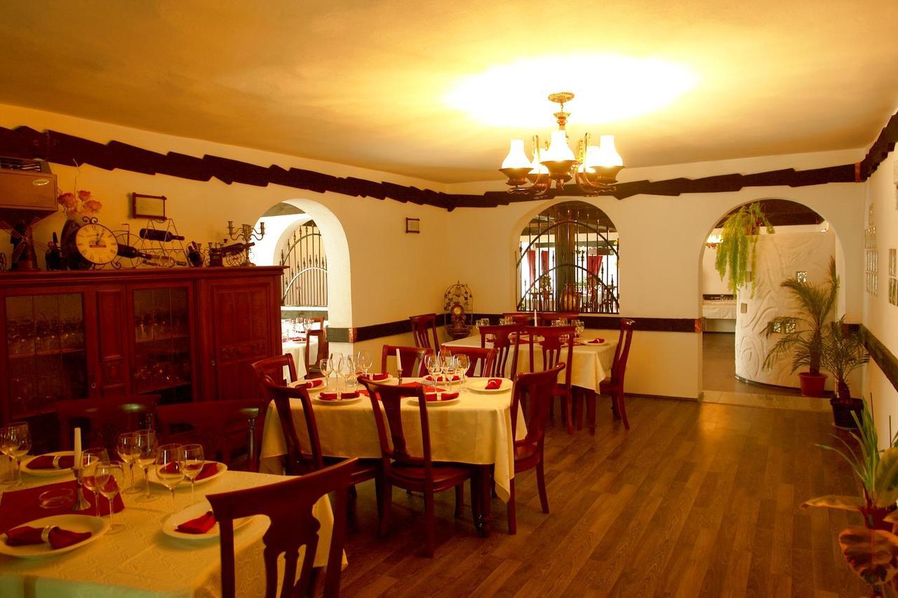 Casa Octavian Ξενοδοχείο Sucevita Εξωτερικό φωτογραφία